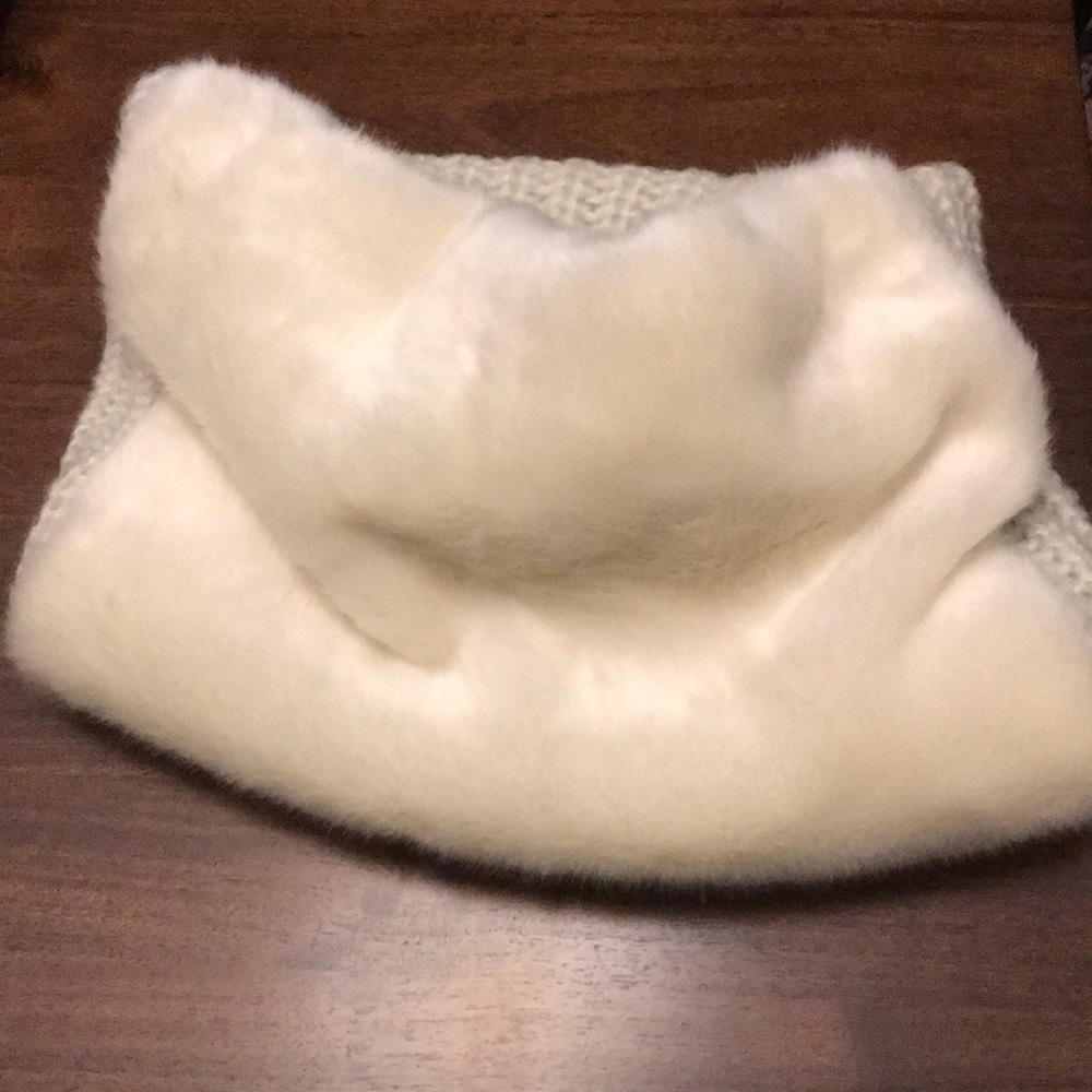 BRAND NEW Jessica Simpson Faux Fur Neck Wrap